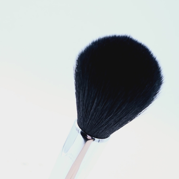 Aesthetica P12 Powder Makeup Brush - Picture 6 of 7